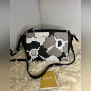 MK purse Brand new never has been used